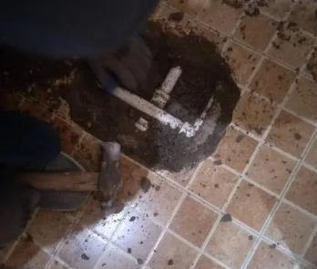 永清卫生间漏水维修公司为您分享下卫生间渗水如何处理及注意事项