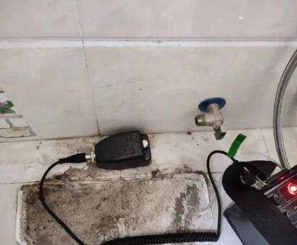 永清屋顶漏水维修公司分享下卫生间漏水的危害及解决方法